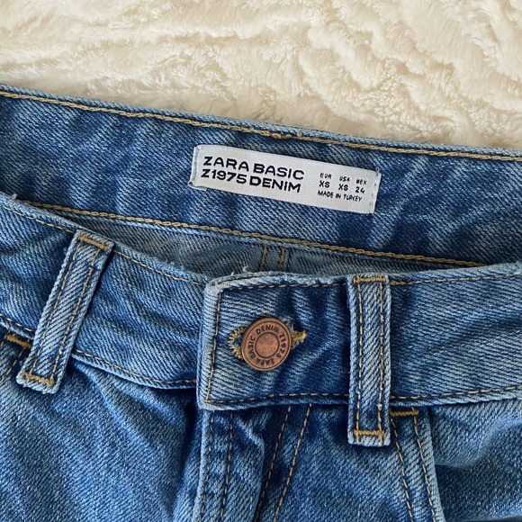 ZARA Denim Floral Embroidered Jean Mini Skirt Size XS - Picture 6 of 9